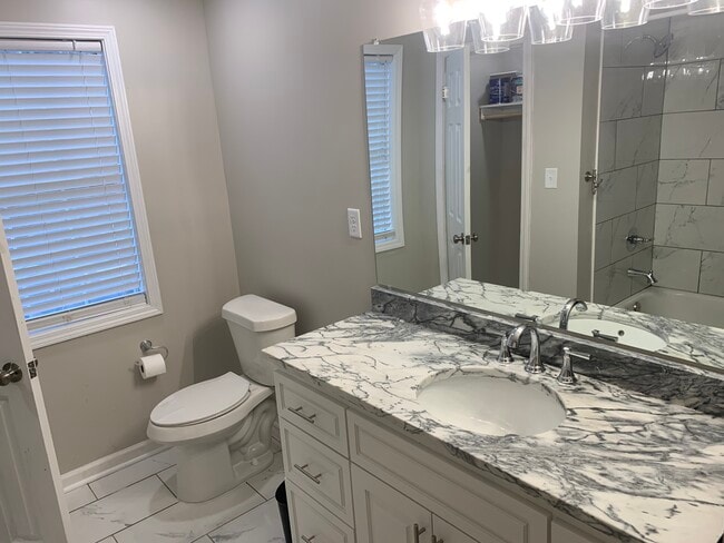 Bedroom 1 bathroom pic #2 - 1713 Burney Branch Dr