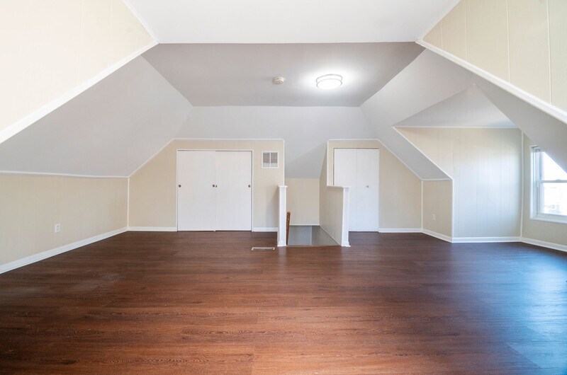 primary bedroom - 5327 Wesley Ave