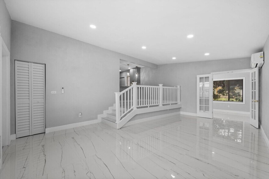 Building Photo - 1300 NW 90th St