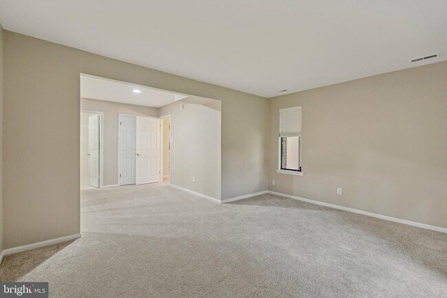 Building Photo - 204 Mountainview Dr