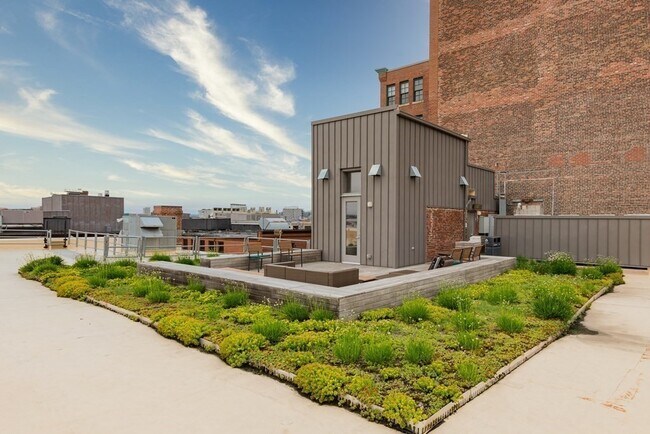 Building Photo - 63 Melcher St