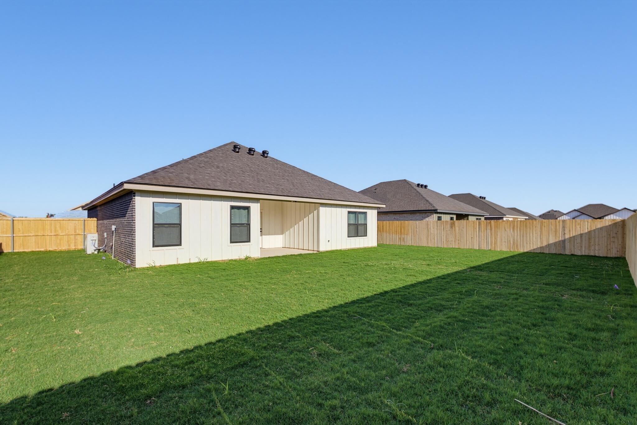 Building Photo - 7659 Lake Ridge Pky