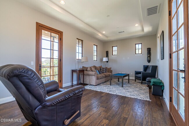 Building Photo - 835 Via Sedona