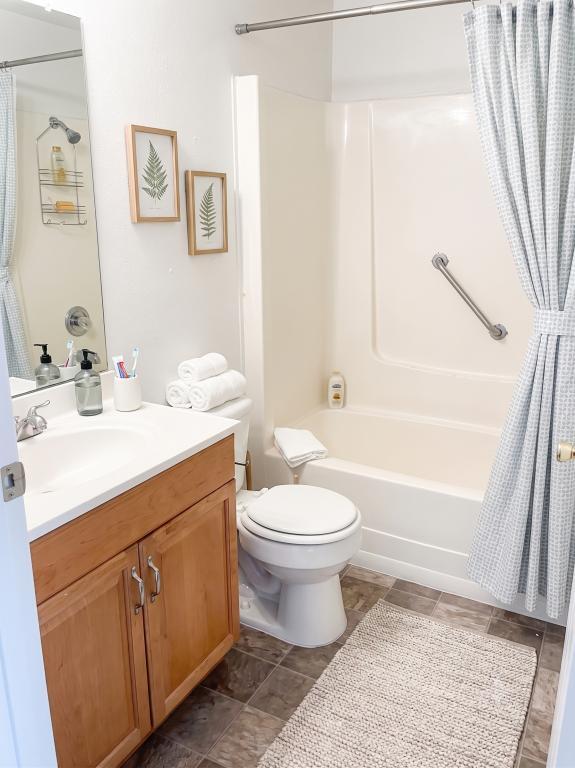 Building Photo - 710 Briar Manor