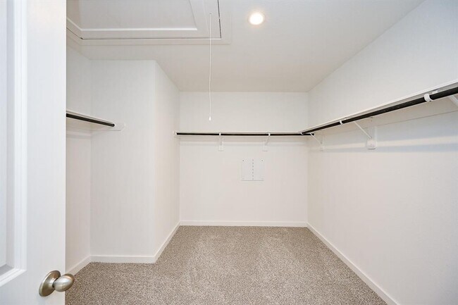 Building Photo - 1602 Mazzini Dr