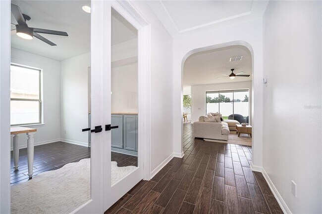 Building Photo - 2022 Redbay Ave