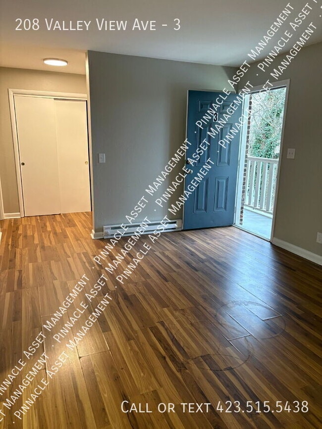 Building Photo - 208 Valley View Ave