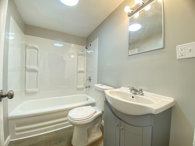 Building Photo - Finley St. 3217