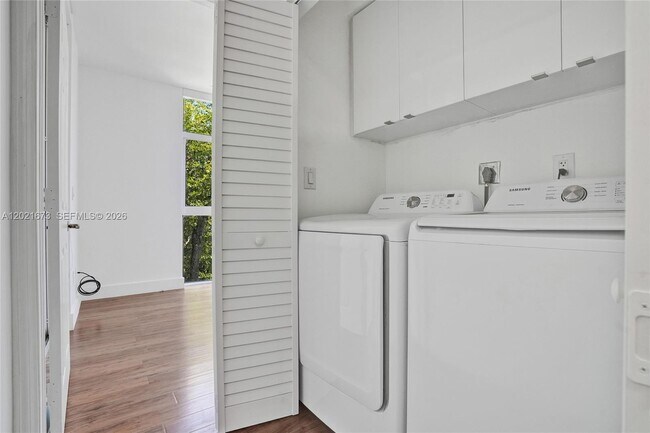 Building Photo - 9725 NW 52nd St