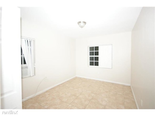 Building Photo - 5759 SW 61st St
