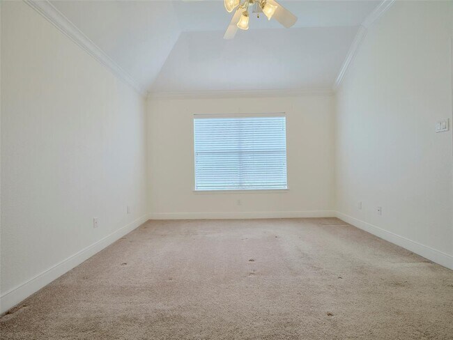 Building Photo - 10611 Alex Dr