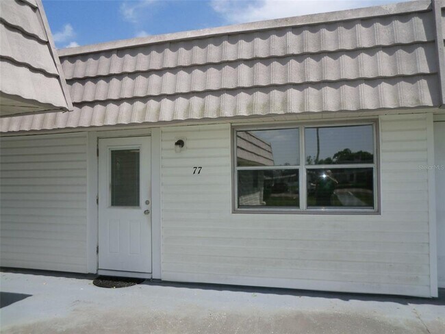 Primary Photo - 206 Andover Pl N