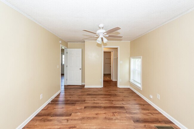 Building Photo - 2139 Pierpont Ave
