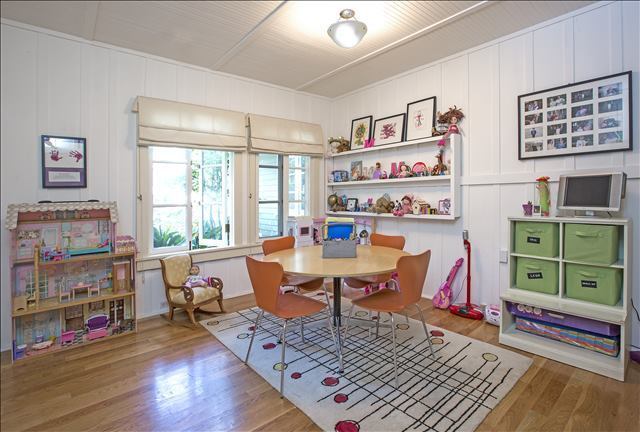 Building Photo - Coming Soon! La Canada Flintridge Contempo...