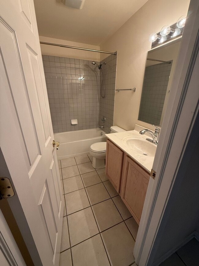 Building Photo - 554 Prestwick Ln