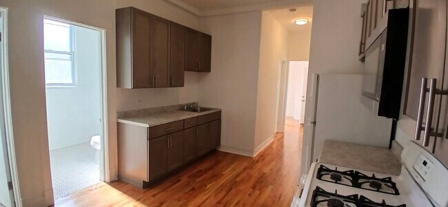 Building Photo - 4048 W Hirsch St