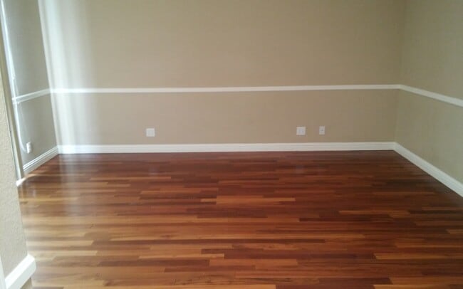 Building Photo - Custom 3 Bd 2ba Home at River Oaks Community