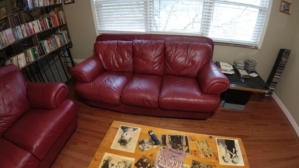 Building Photo - 1725 Pinebrook Dr