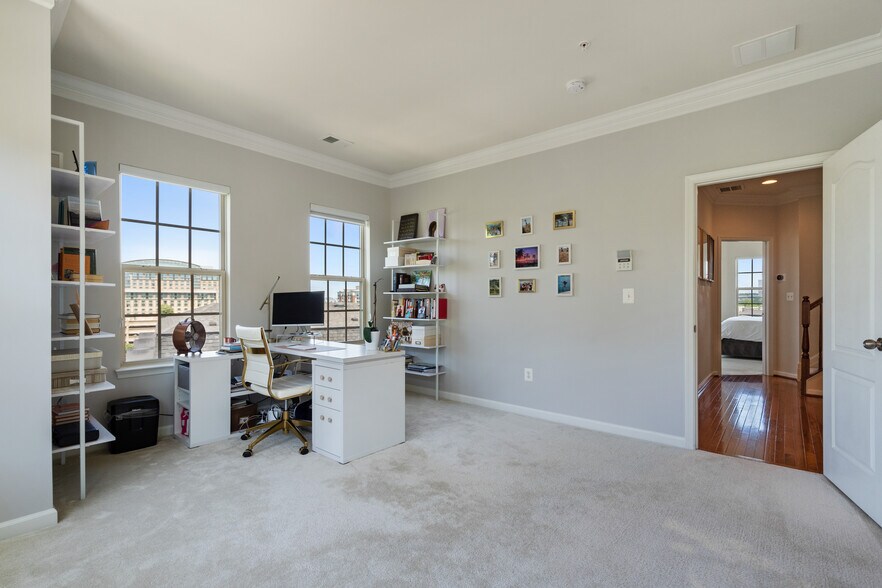 Building Photo - 500 Overlook Park Dr