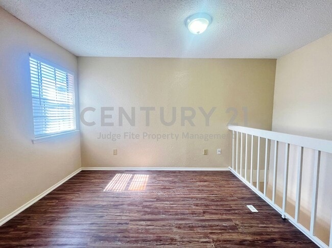 Building Photo - Beautiful 2-story 1/1.5 Mediterranean Style Condo in Gated Dallas Community For Rent!