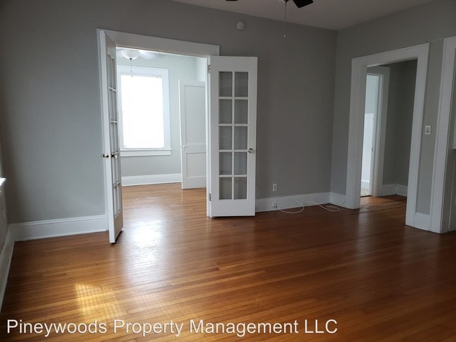 Building Photo - 1914 W Dekle Ave