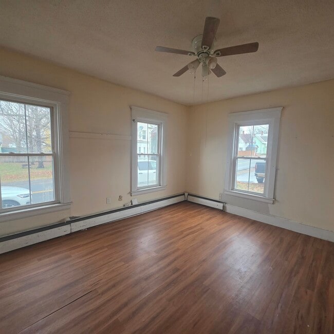 Building Photo - 104 Summer St