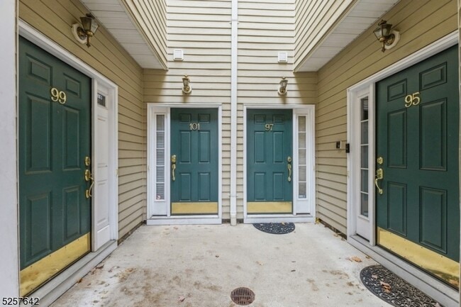 Building Photo - 101 Taft Ln