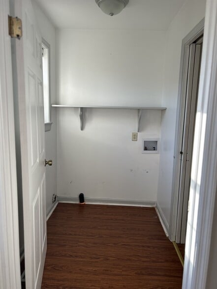 Building Photo - 301 Autumn Ave