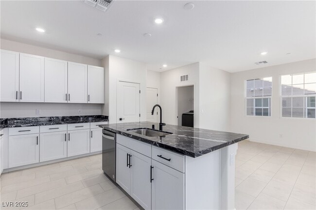 Building Photo - 2611 Aversa St