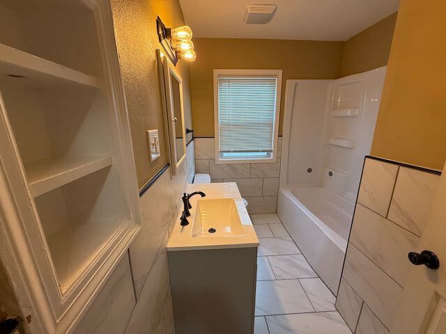 Building Photo - 3 BR Bungalow in North Peoria