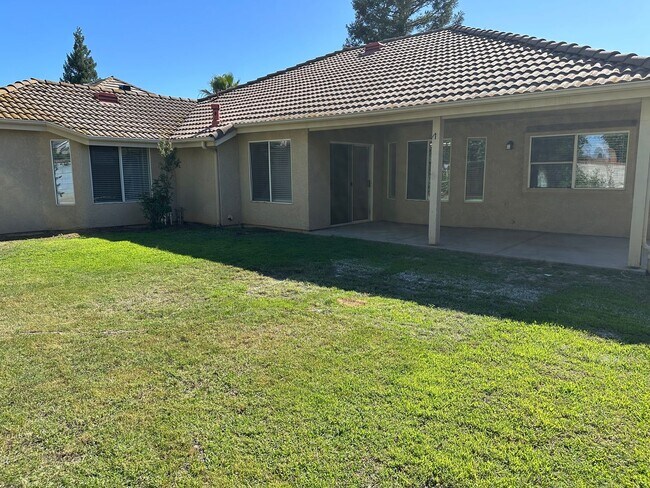 Building Photo - $2,450 - Maple & Teague - 3 Bed 2 Bath, Meridian Ave. Fresno