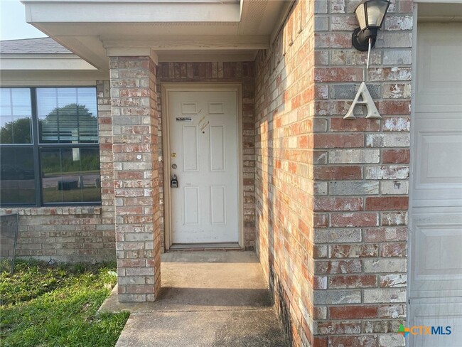 Building Photo - 206 Castellon Ct