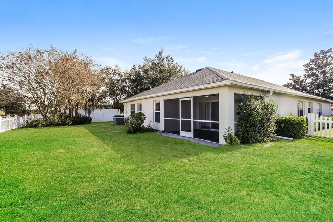 Building Photo - 6935 Runner Oak Dr