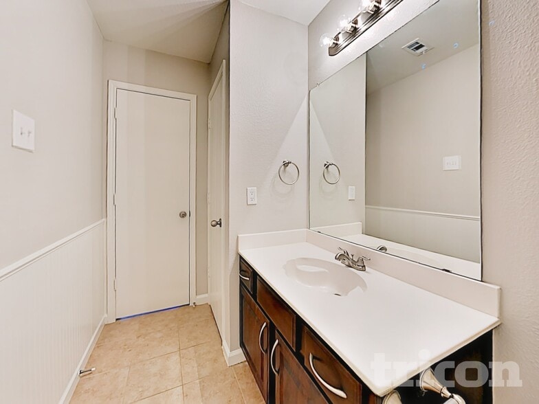 Building Photo - 1110 Sage Brush Tr