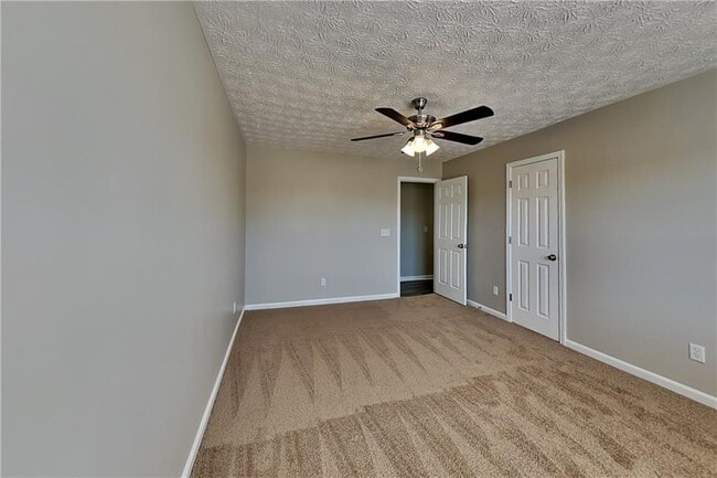 Building Photo - 120 Crestworth Pl