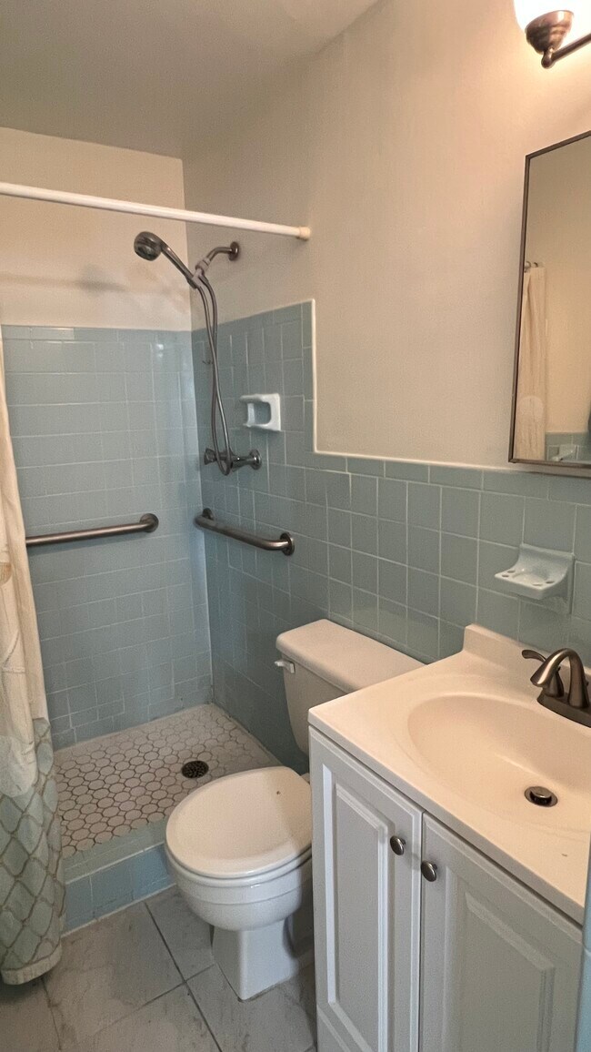 Building Photo - 2462 Brazilia Dr