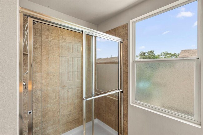 Building Photo - 423 Wetzel