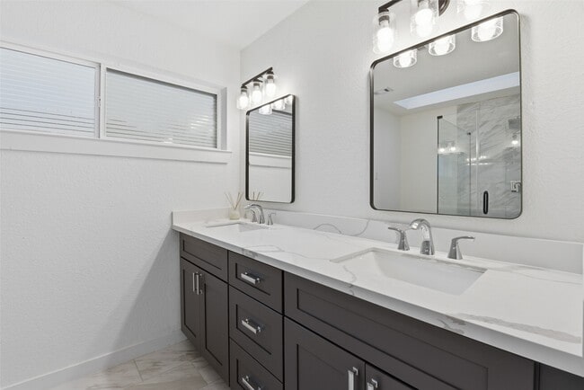 Building Photo - 5103 Austin St