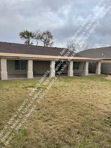 Building Photo - 4819 E Whitehall Dr