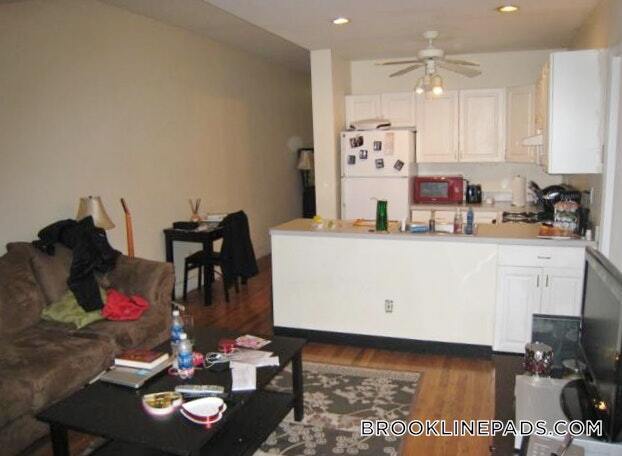 Building Photo - 322 St Paul St