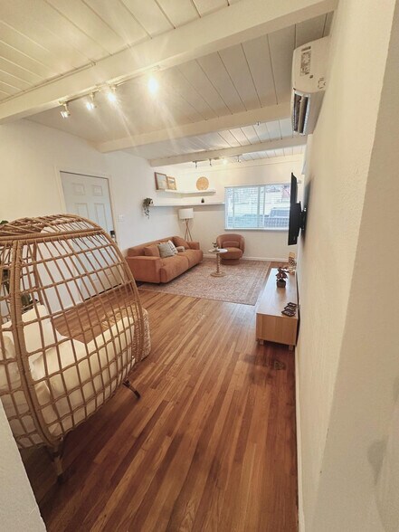 Building Photo - 2710 L St