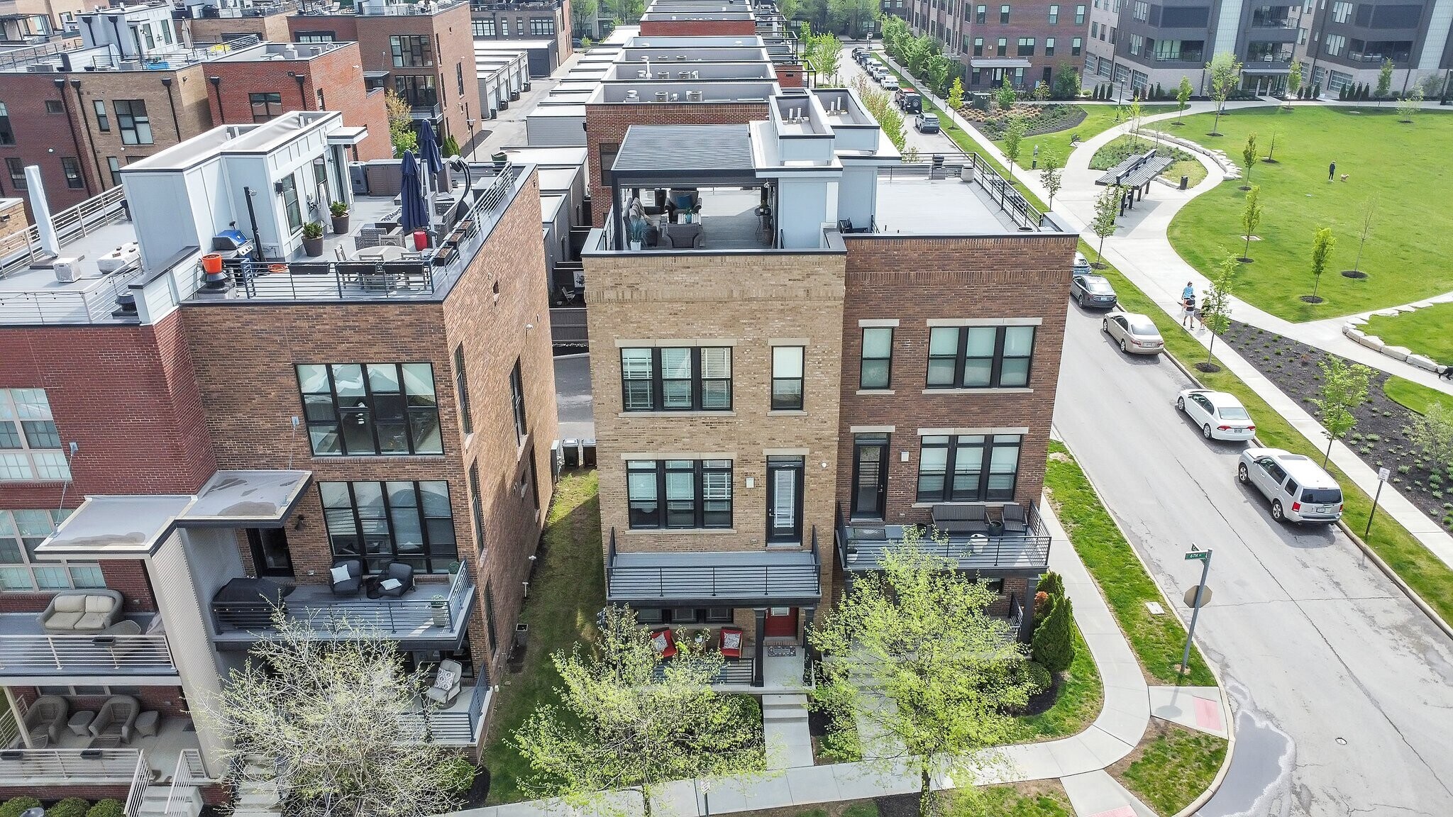 Building Photo - 754 N 6th St