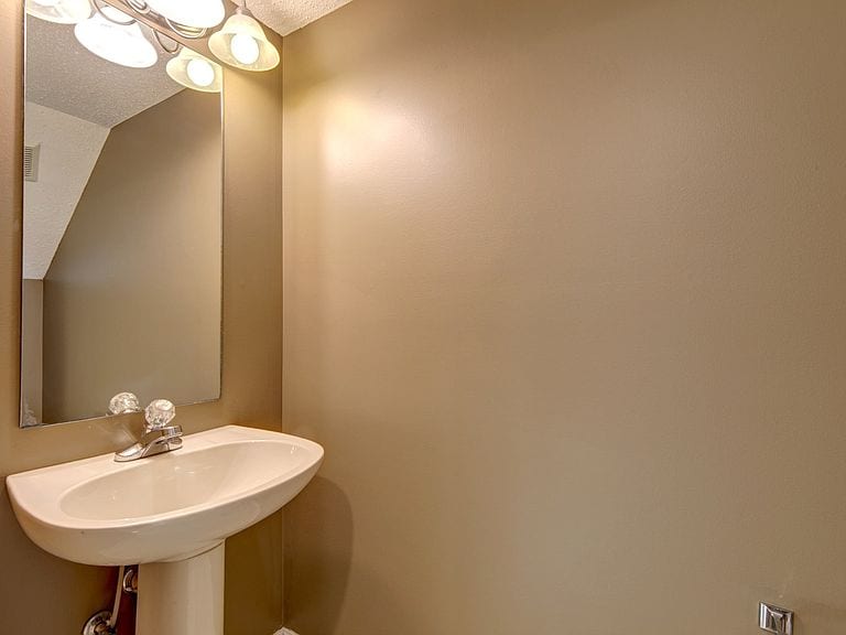 Building Photo - 805 E Sherwood Hills Dr