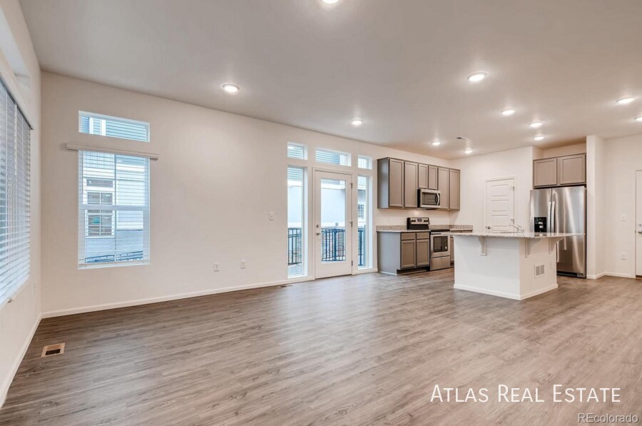 Building Photo - 3841 N Himalaya Rd