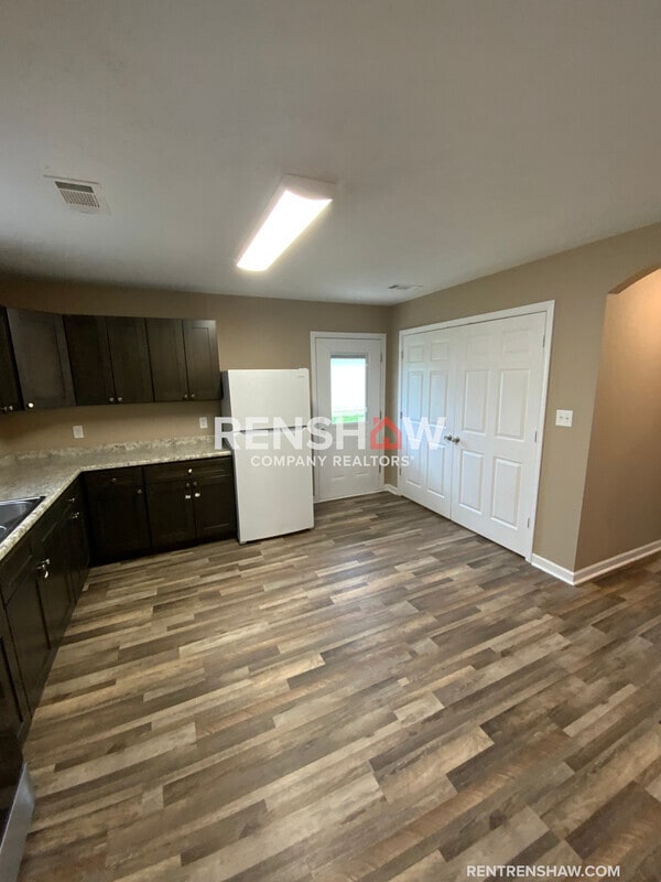 Building Photo - 477 Dana St