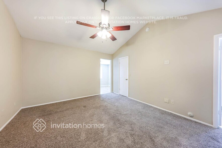 Building Photo - 8833 W Vogel Ave