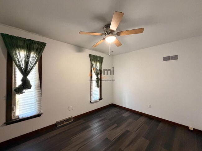 Building Photo - 9537 Arthur St