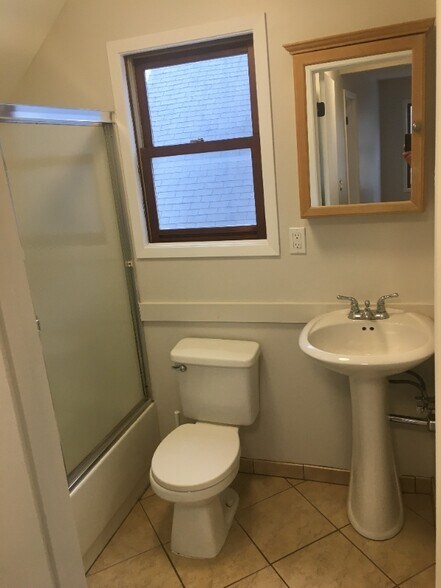 Building Photo - 4230 S 39th Ave