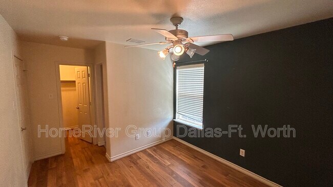 Building Photo - 4814 Spring Ave