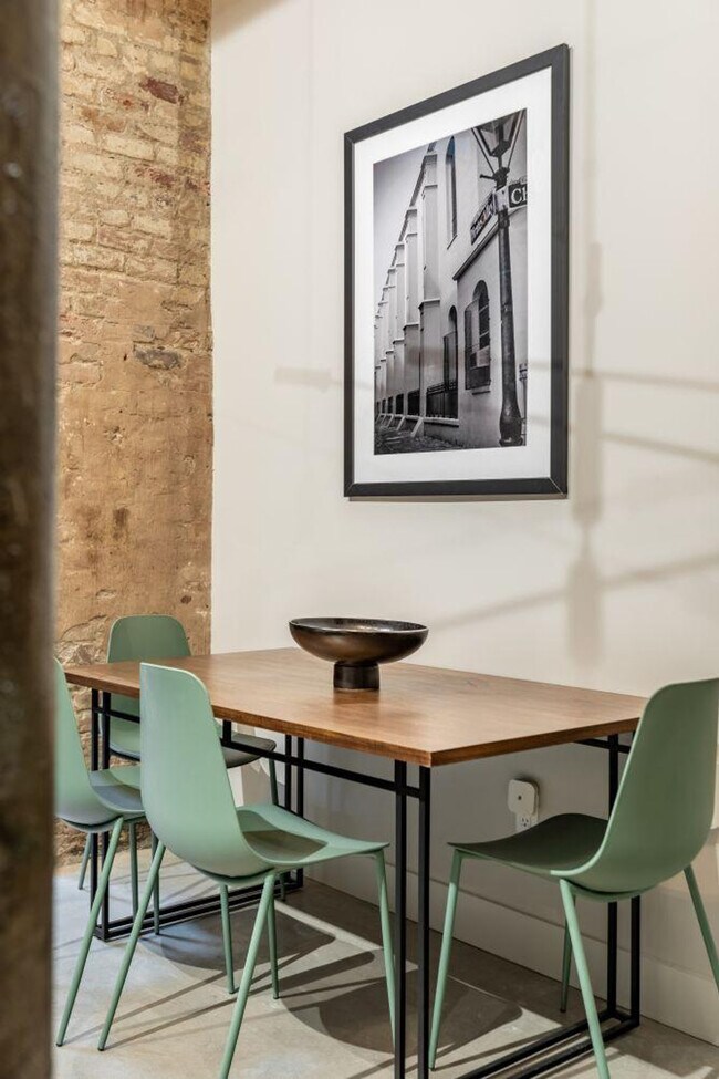 Building Photo - 315 Girod St